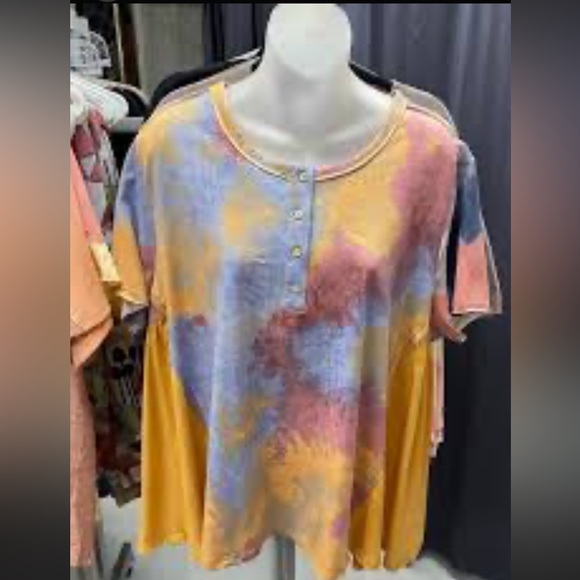 gigio plus Tops - Colorful Short Sleeve Women's Top